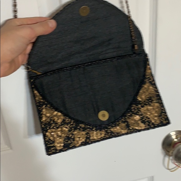 Hand beaded bag - Picture 5 of 7